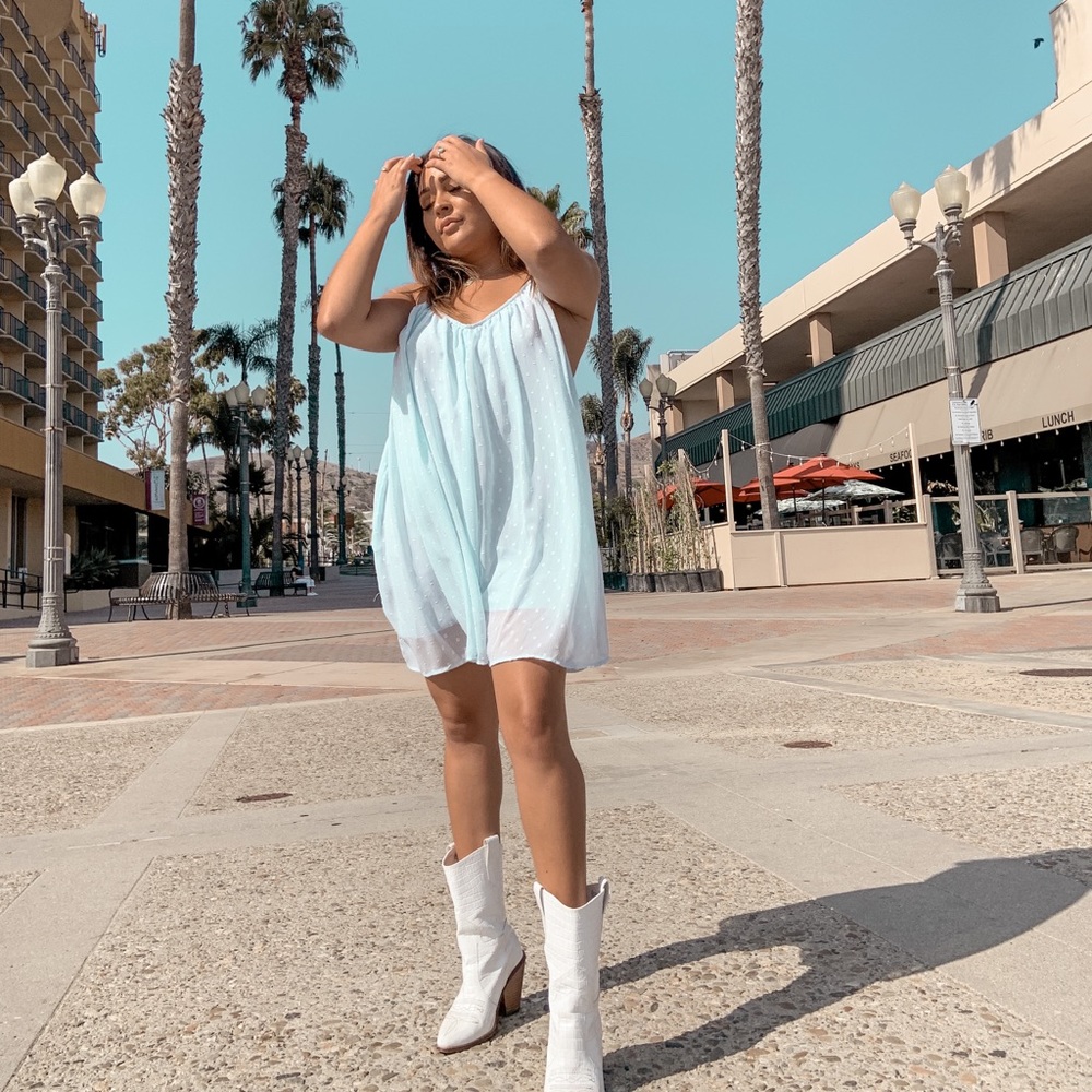 Pastel blue romper WITH POCKETS!!🤩